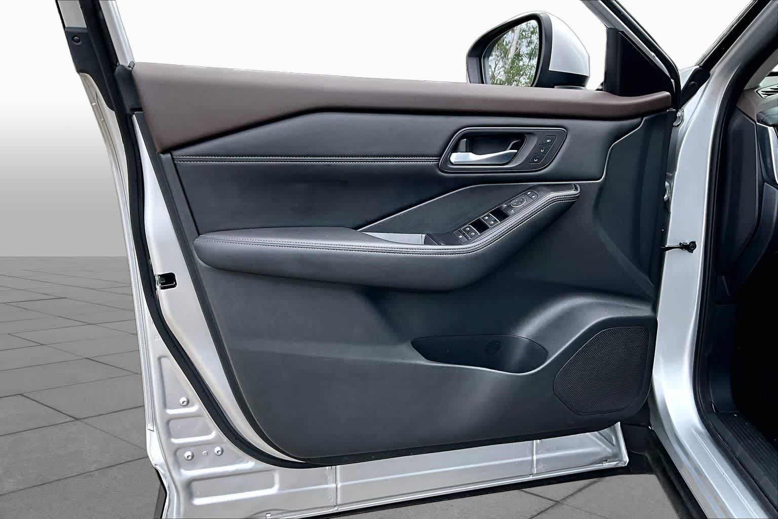 2022 Nissan Rogue SL BRILLIANT SILVE at Beck & Masten Kia