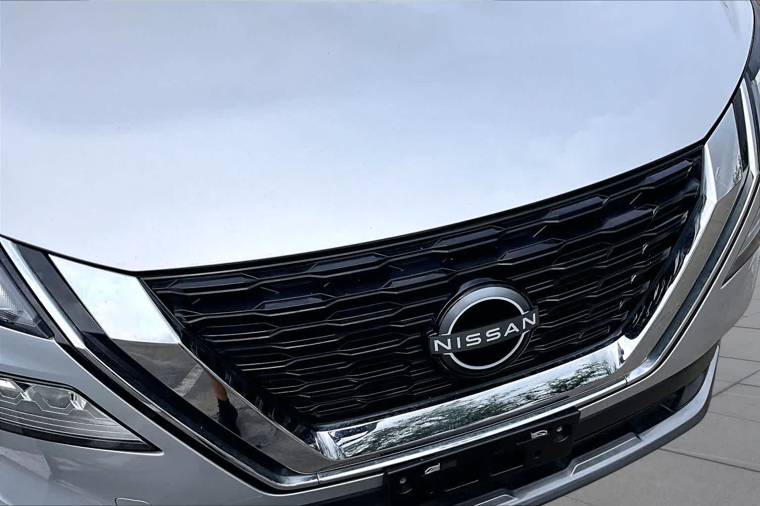 2022 Nissan Rogue SL BRILLIANT SILVE at Beck & Masten Kia