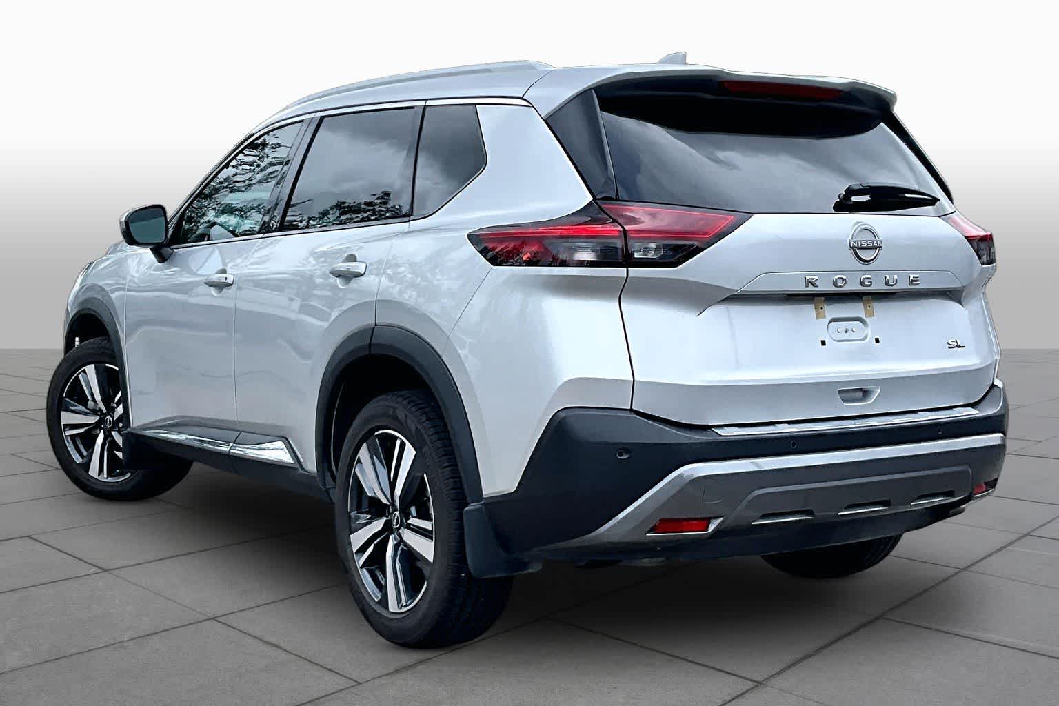2022 Nissan Rogue SL BRILLIANT SILVE at Beck & Masten Kia