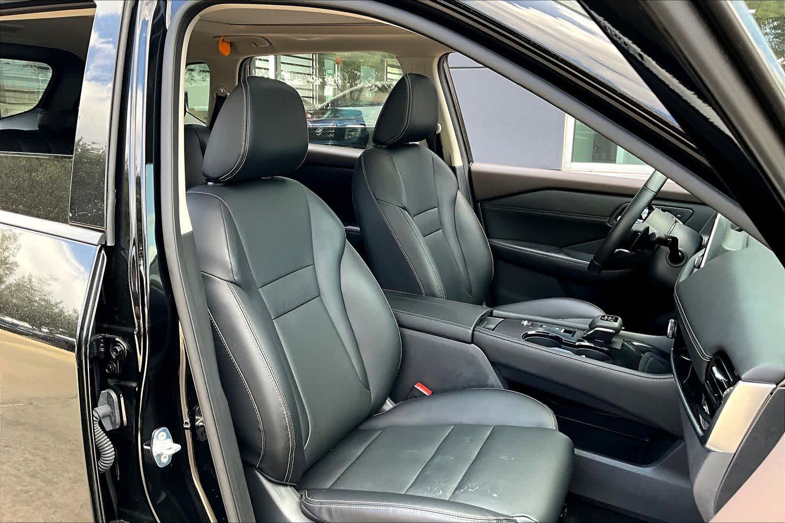 2022 Nissan Rogue SL Super Black at Sterling McCall Nissan