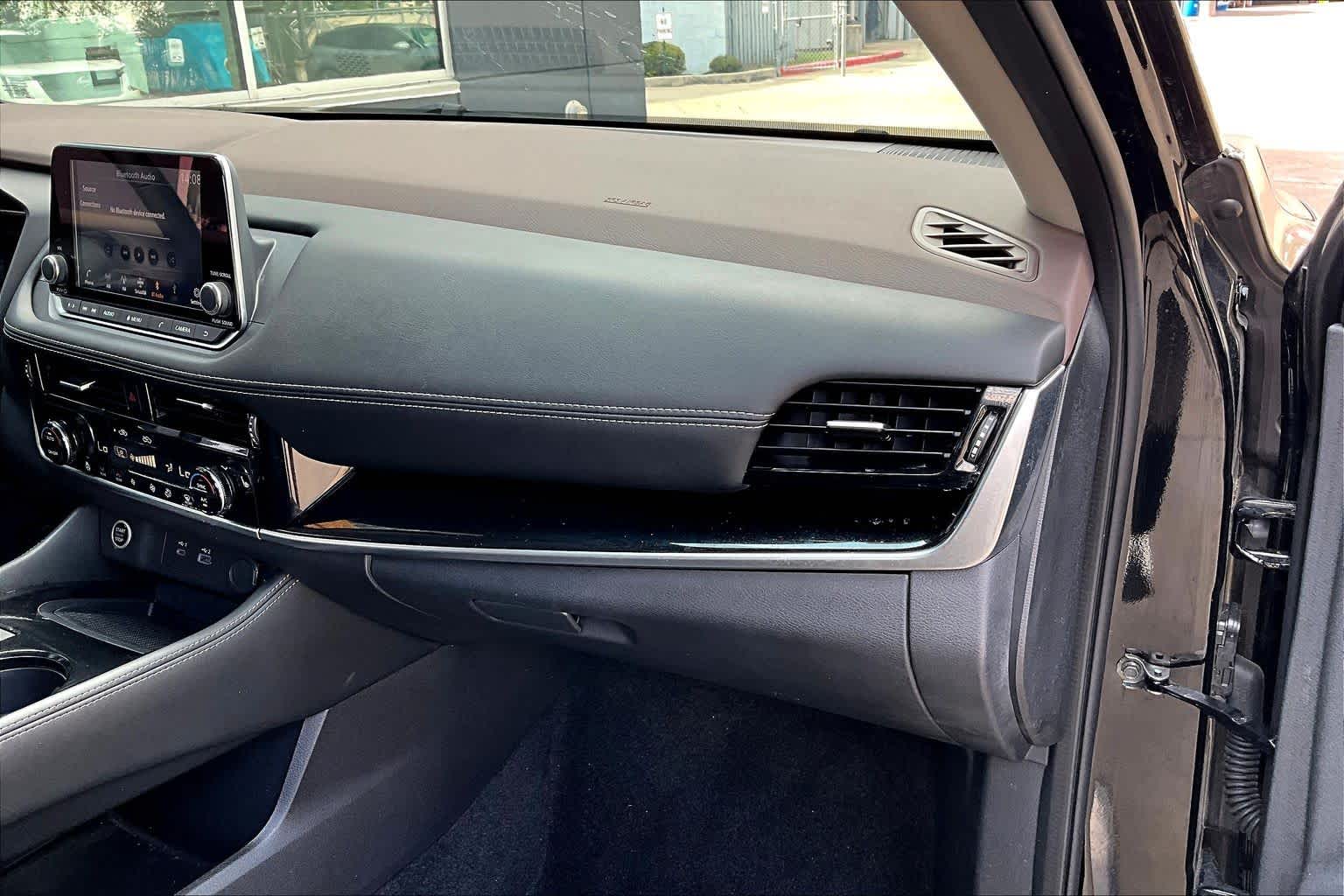 2022 Nissan Rogue SL Super Black at Sterling McCall Nissan