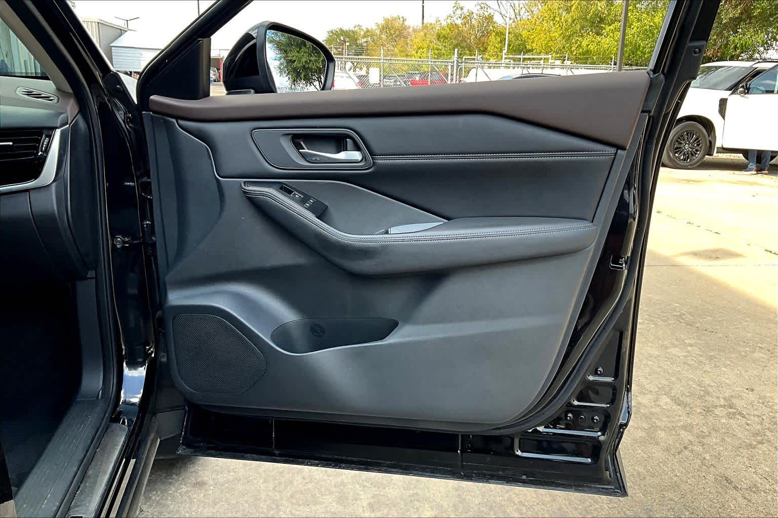 2022 Nissan Rogue SL Super Black at Sterling McCall Nissan