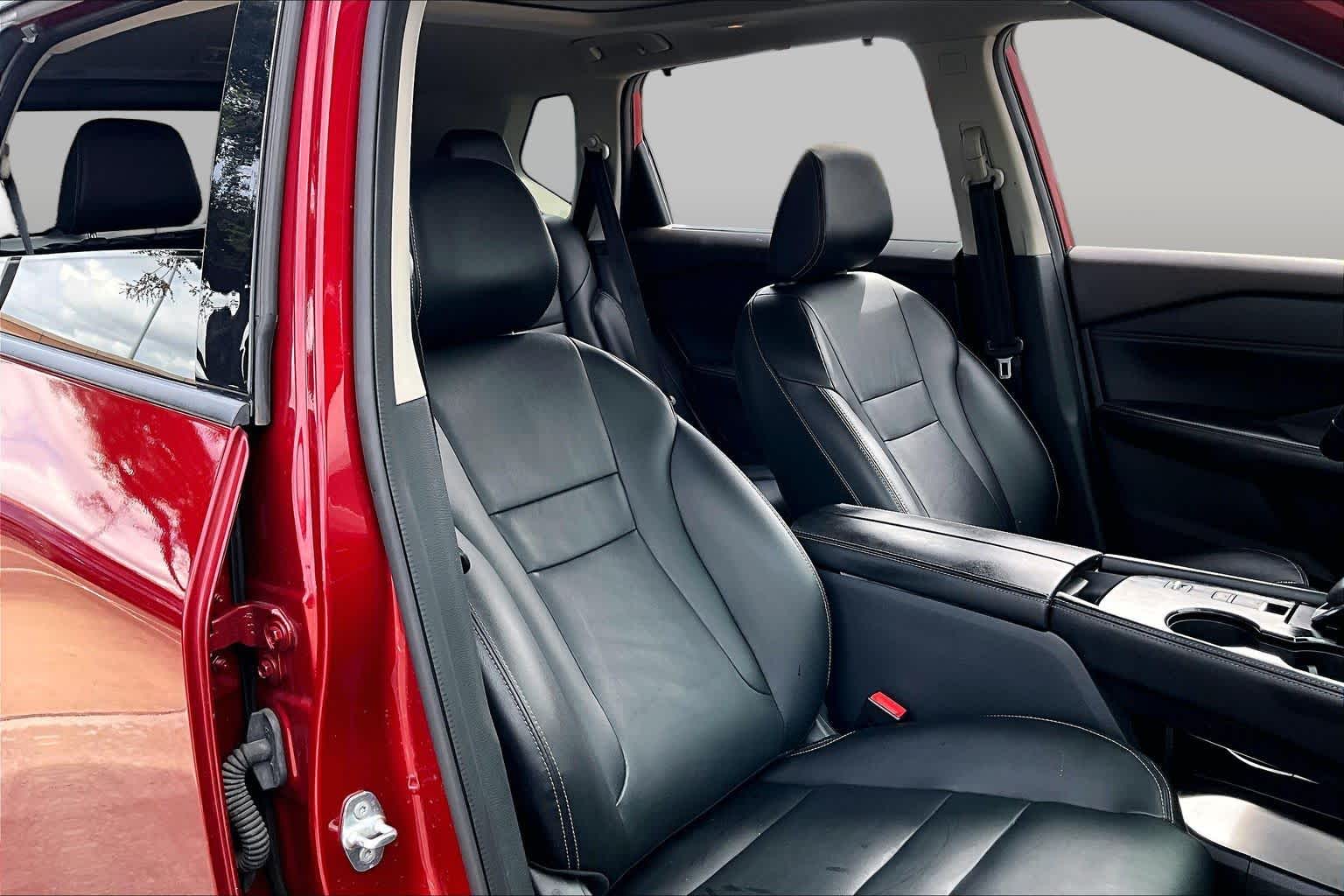 2023 Nissan Rogue photo 9 of 34