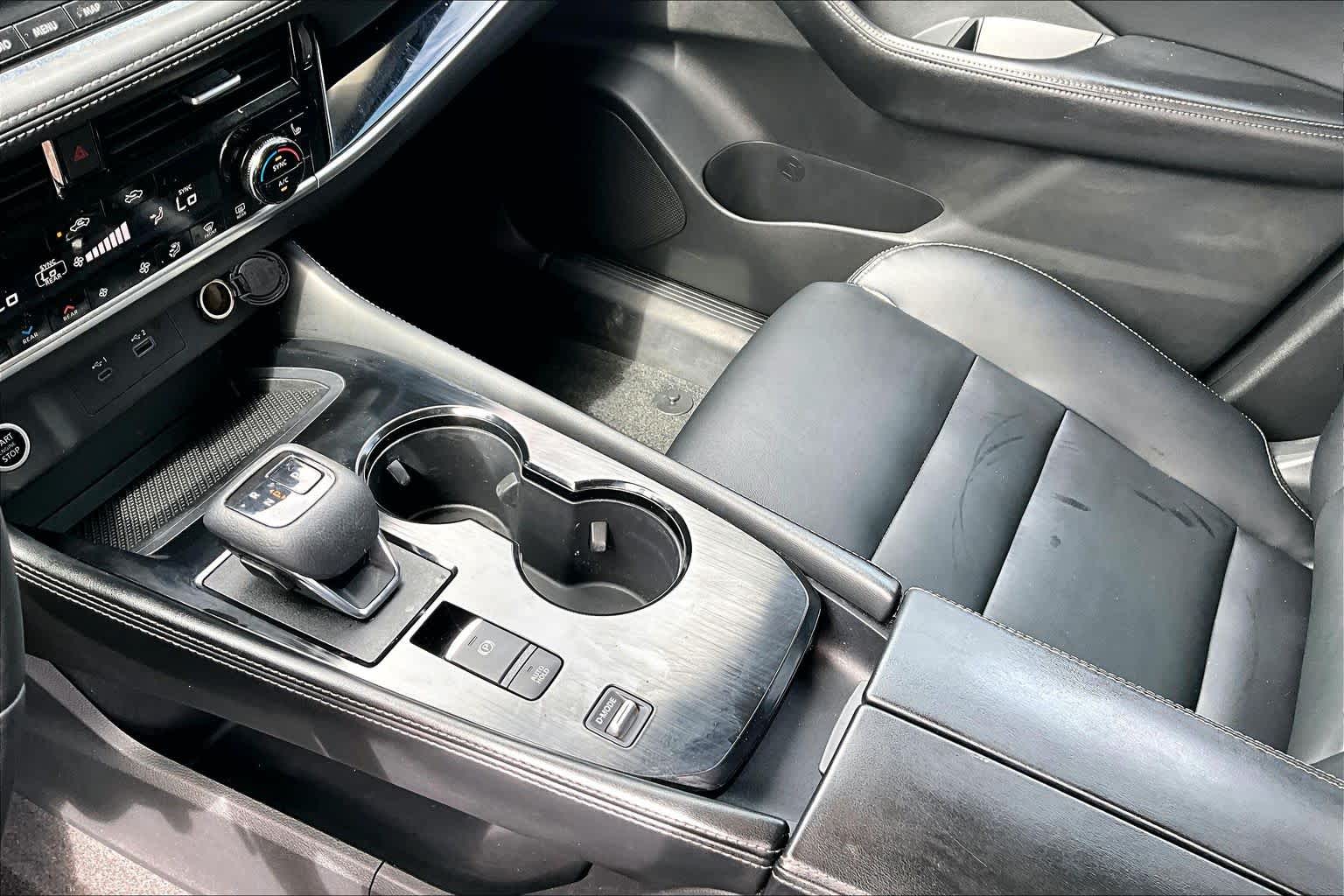 2023 Nissan Rogue photo 17 of 34