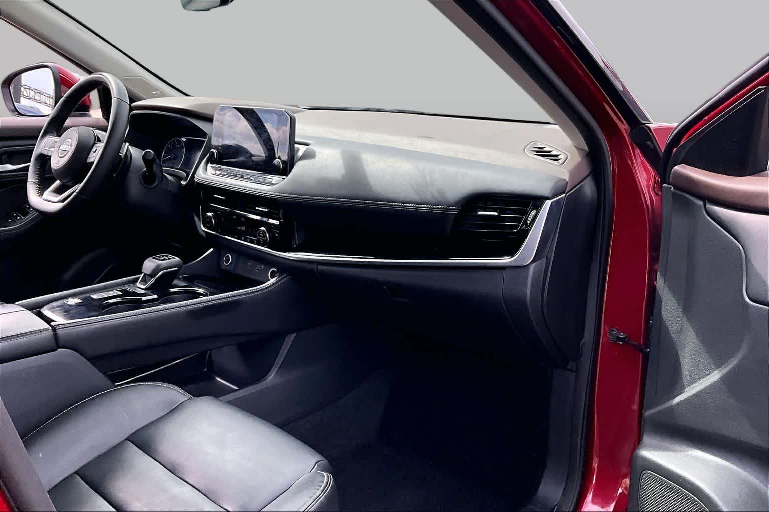 2023 Nissan Rogue photo 19 of 34