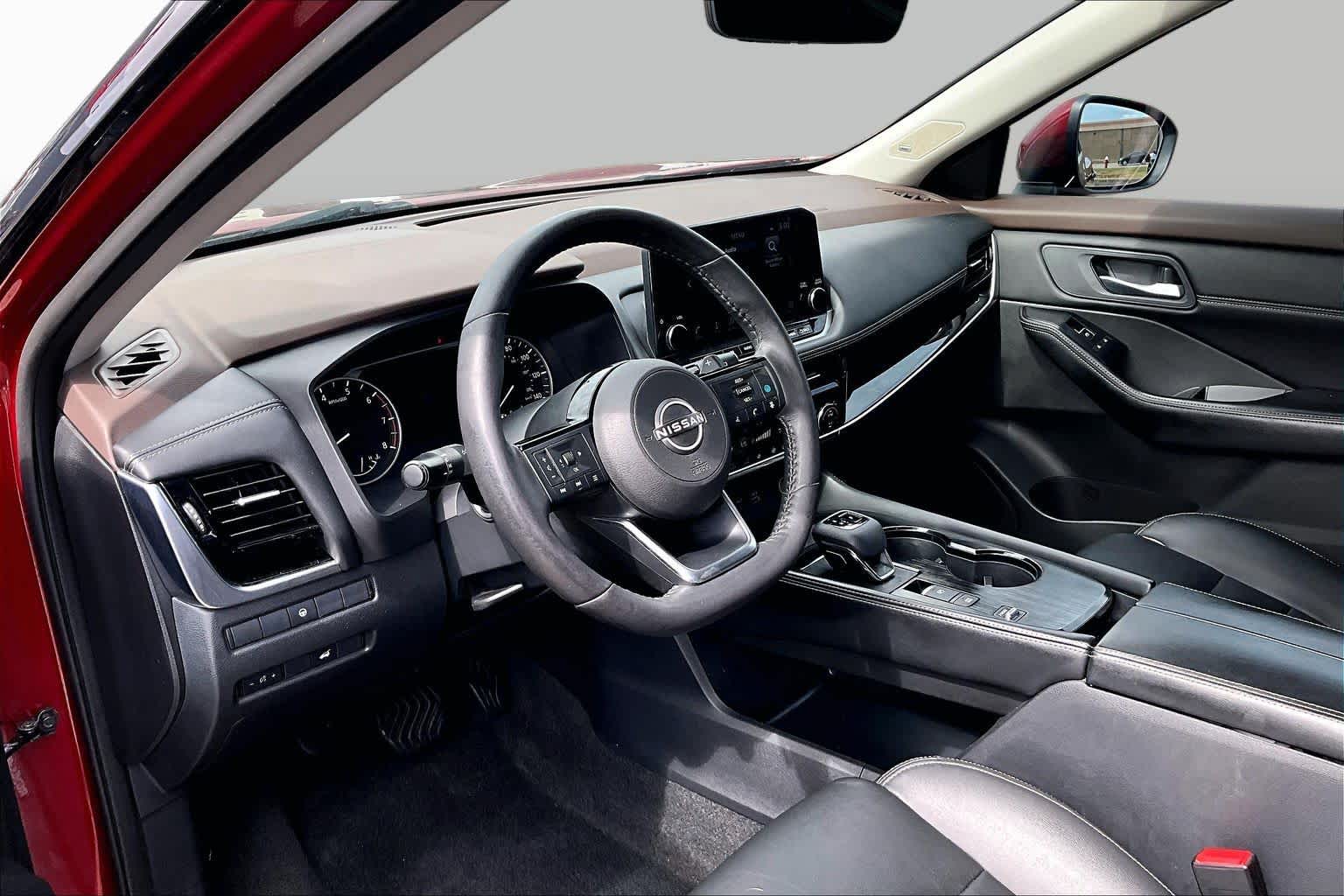 2023 Nissan Rogue photo 18 of 34