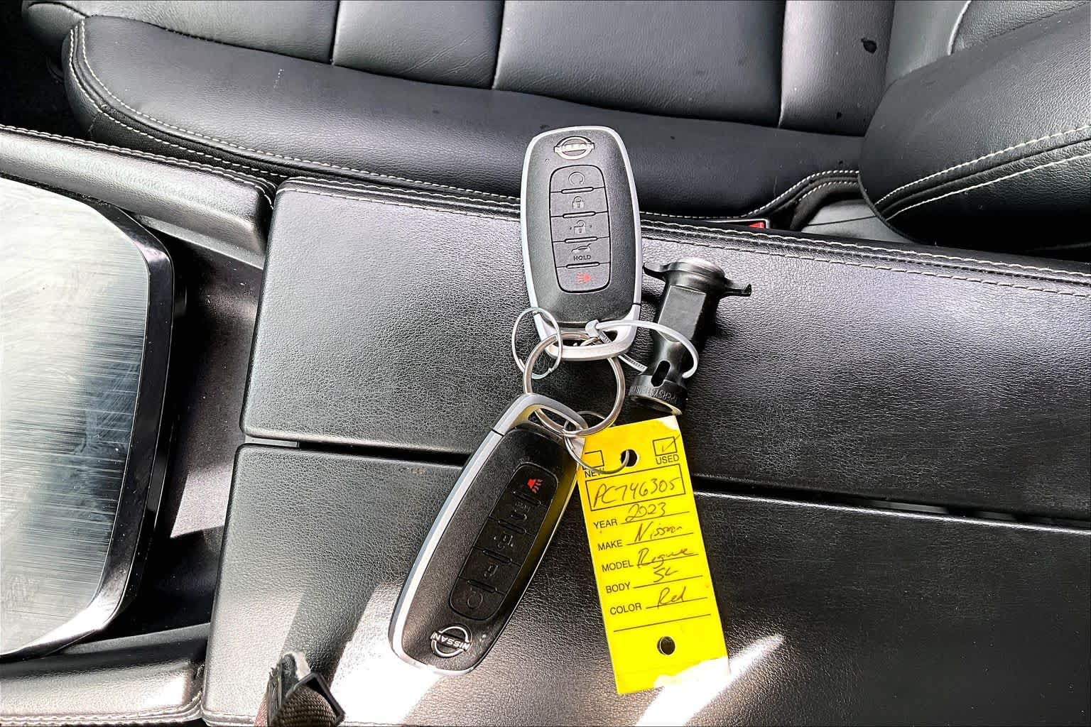 2023 Nissan Rogue photo 15 of 34