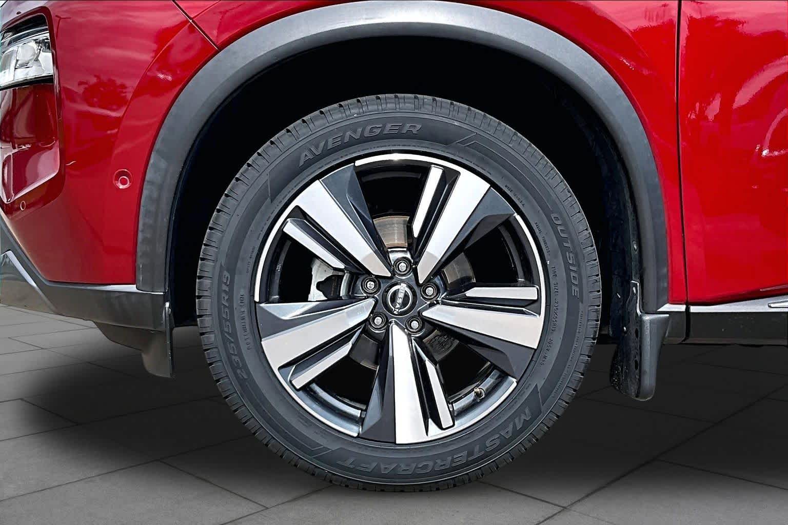2023 Nissan Rogue photo 11 of 34