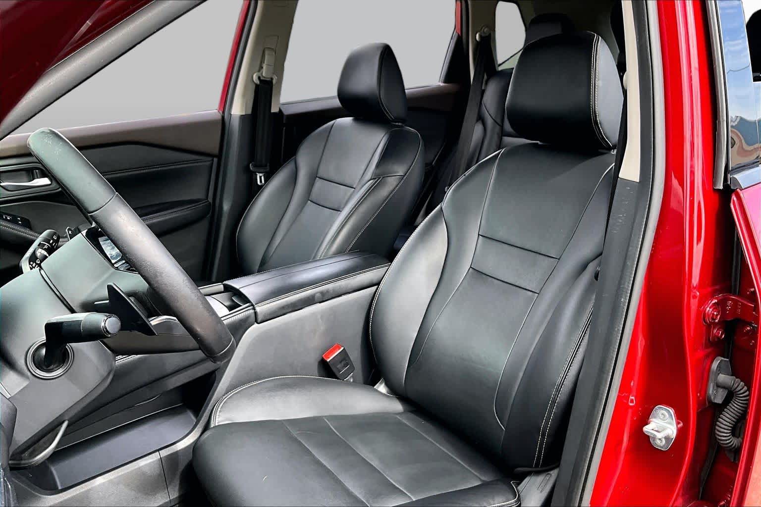 2023 Nissan Rogue photo 8 of 34