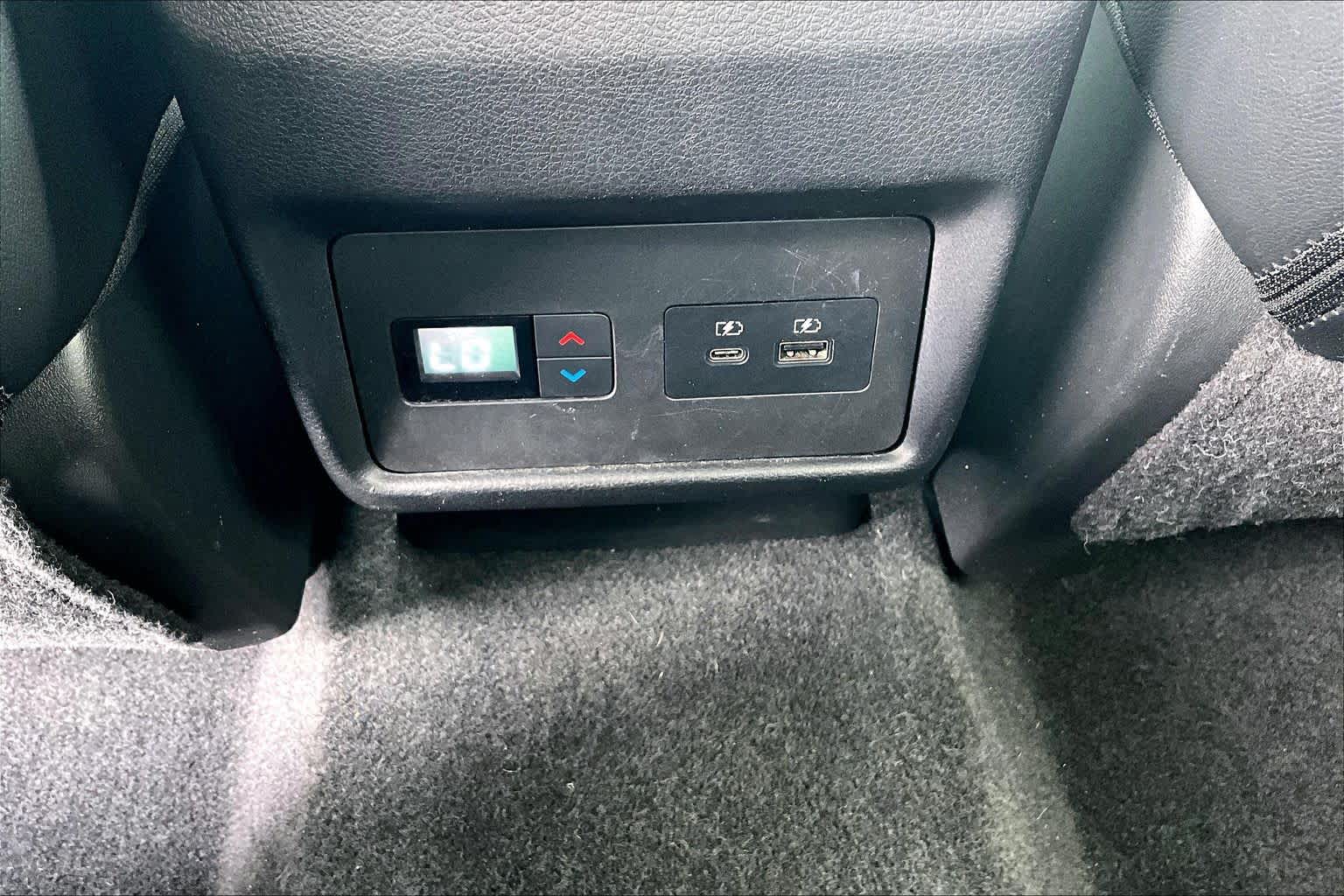 2023 Nissan Rogue photo 31 of 34