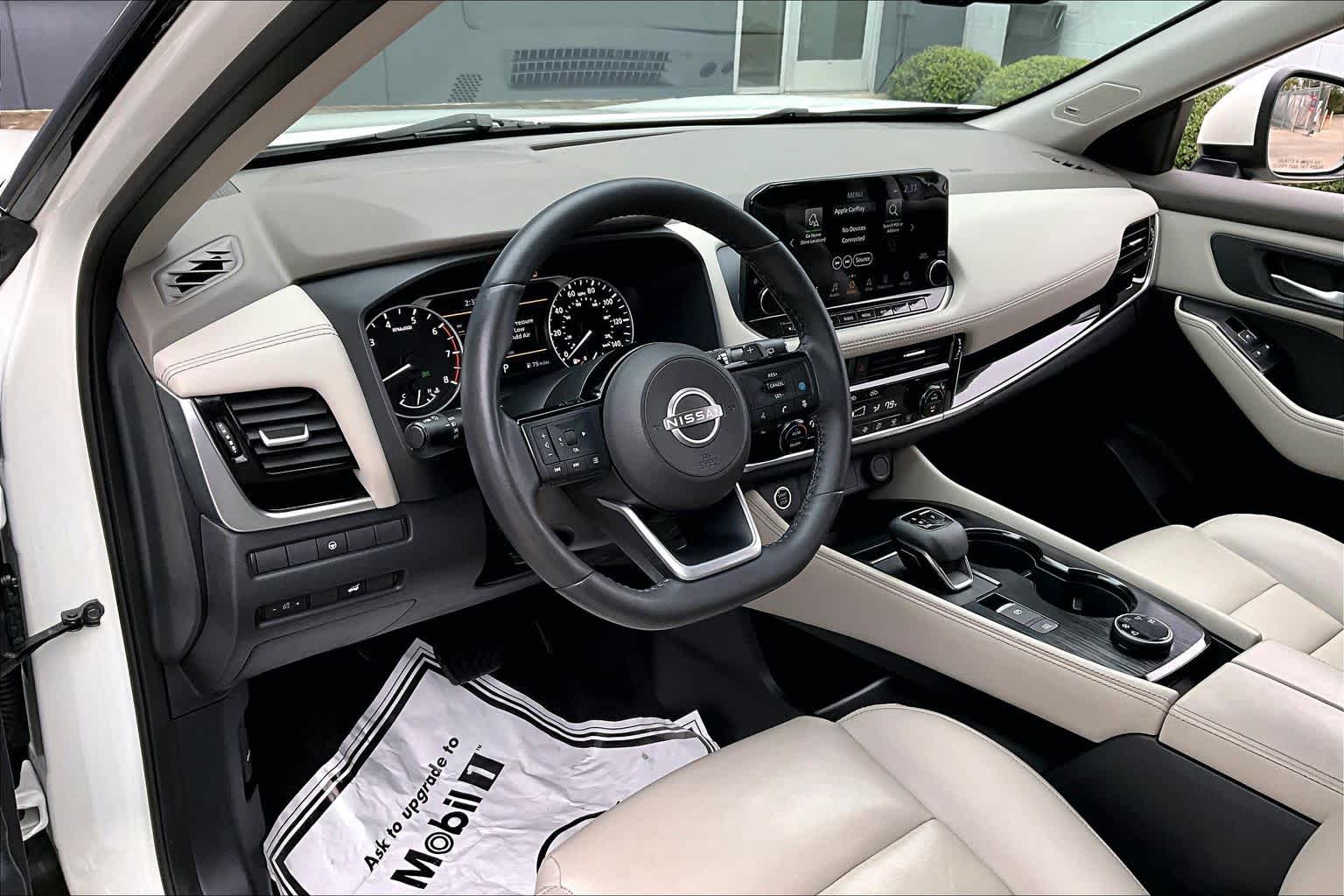 2023 Nissan Rogue SL Pearl White Tricoat at Sterling McCall Nissan