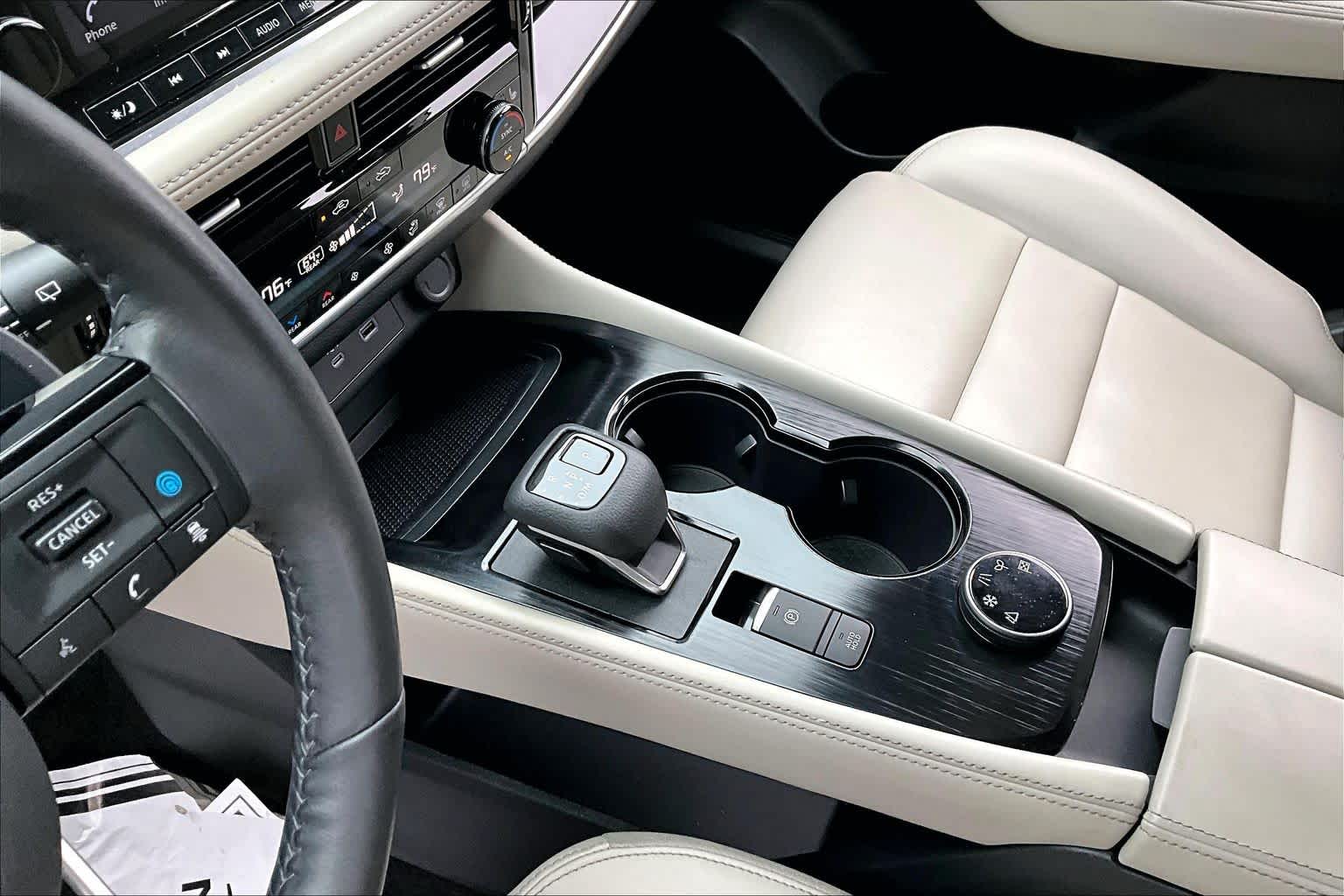 2023 Nissan Rogue SL Pearl White Tricoat at Sterling McCall Nissan