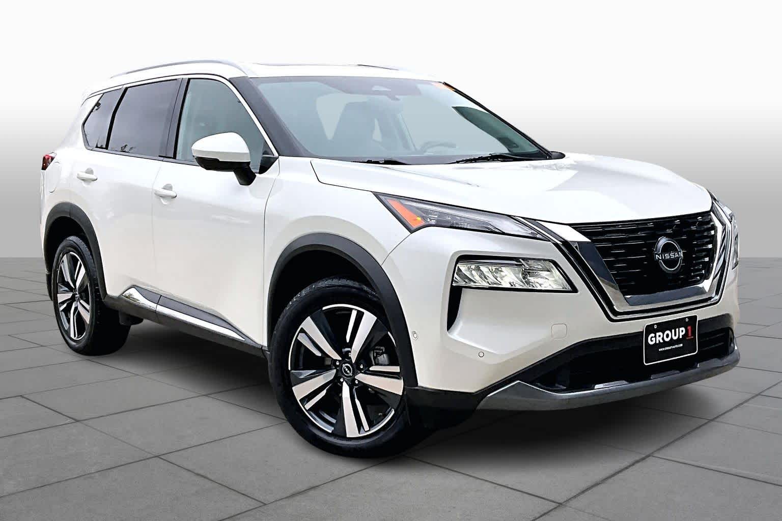 2023 Nissan Rogue SL Pearl White Tricoat at Sterling McCall Nissan