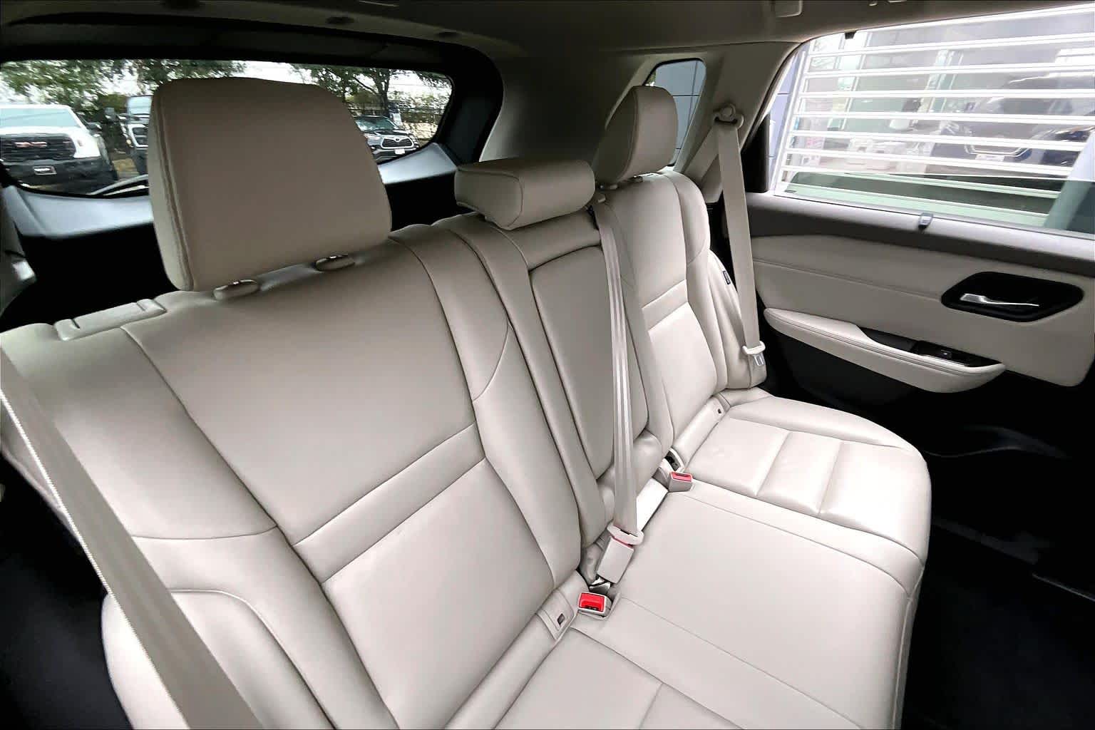 2023 Nissan Rogue SL Pearl White Tricoat at Sterling McCall Nissan