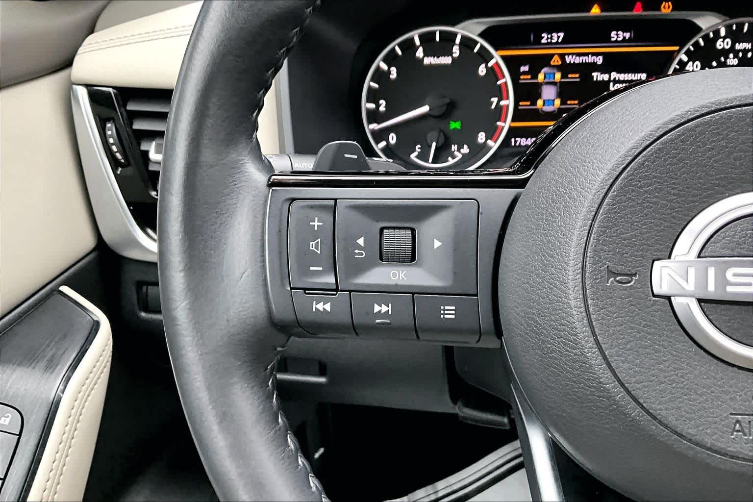 2023 Nissan Rogue SL Pearl White Tricoat at Sterling McCall Nissan