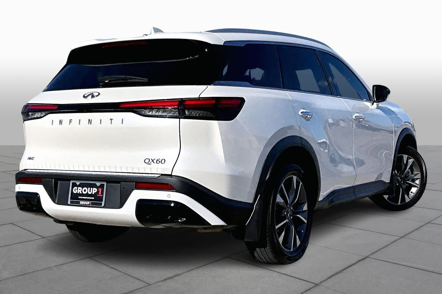 2023 INFINITI QX60 LUXE - 11