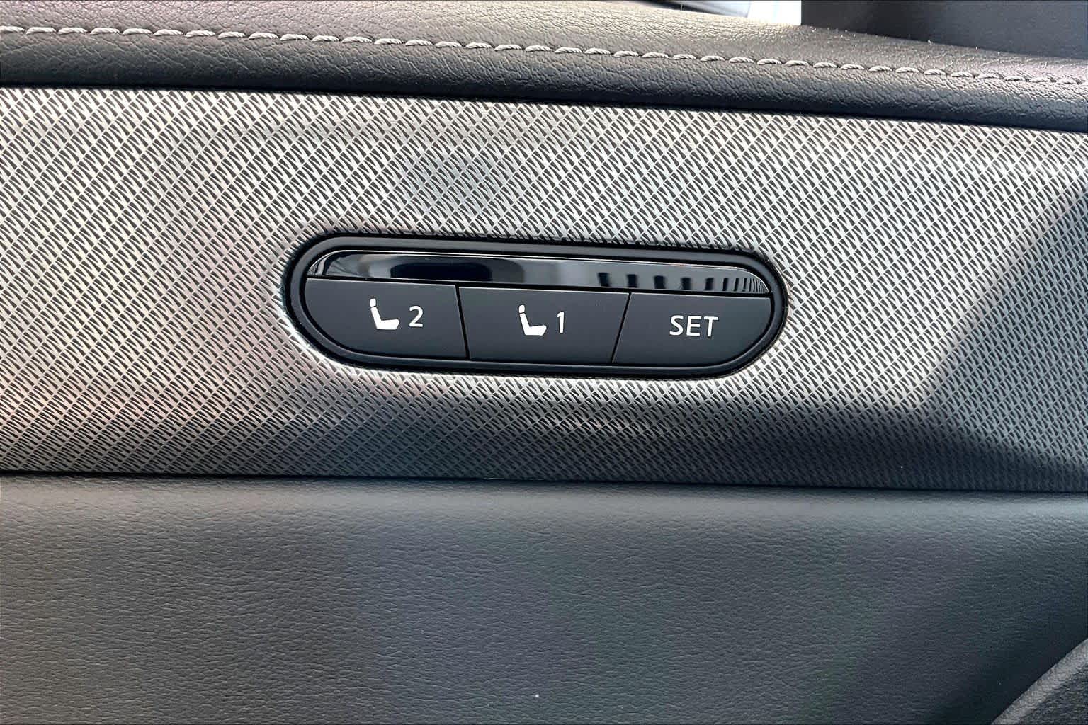 2023 INFINITI QX60 LUXE Majestic White at AutoNation USA Houston