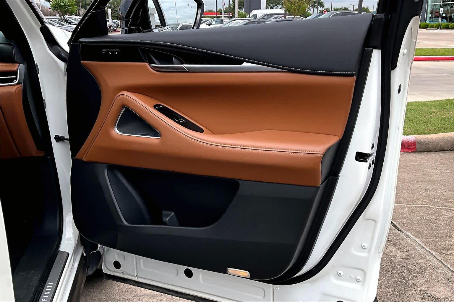 2022 INFINITI QX60 AUTOGRAPH Majestic White/Black Obsidian at Sterling McCall Nissan