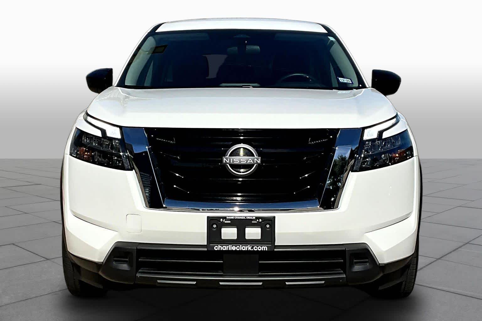 2025 Nissan Pathfinder S - 3