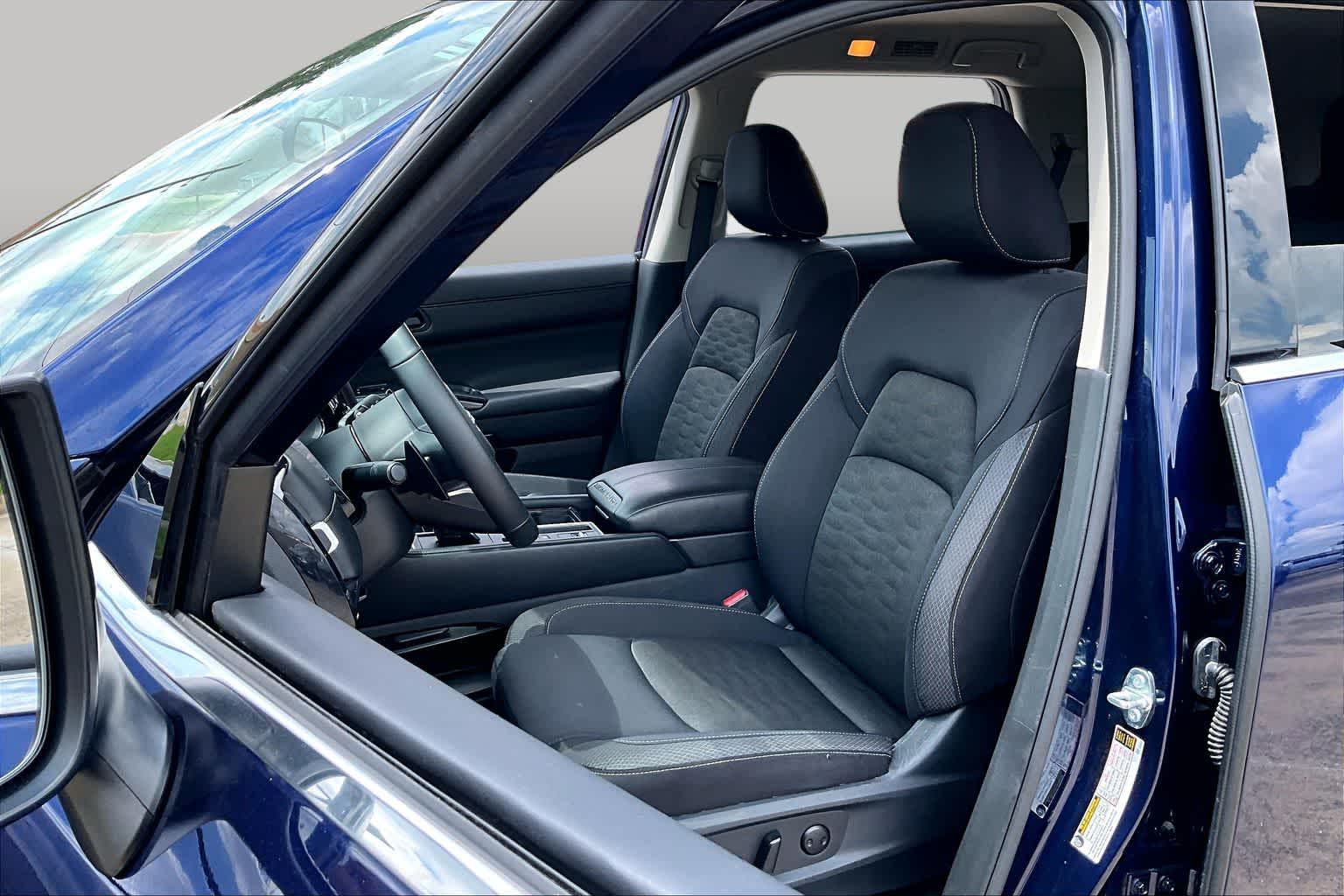 2025 Nissan Pathfinder SV - 7