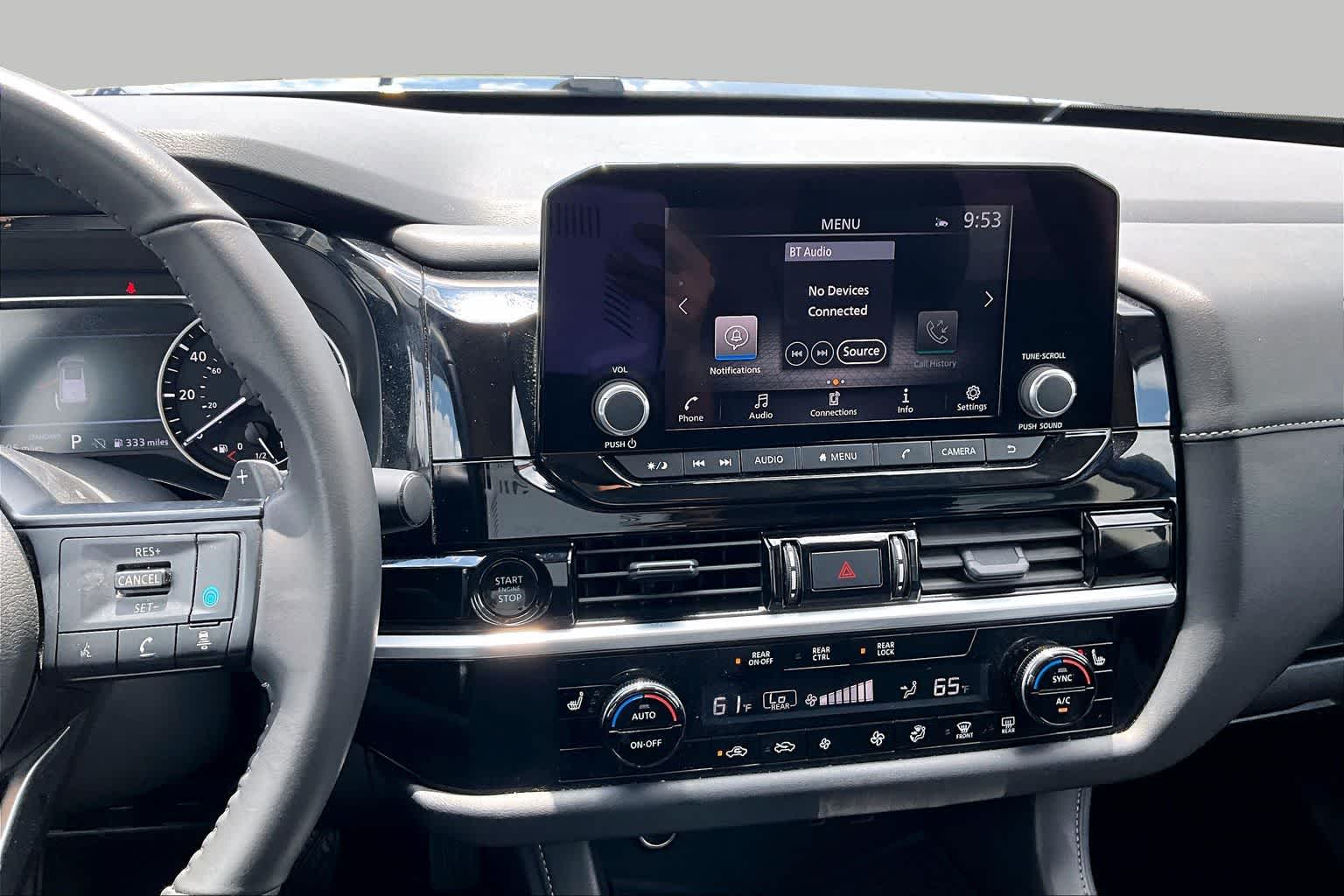 2025 Nissan Pathfinder SV - 6