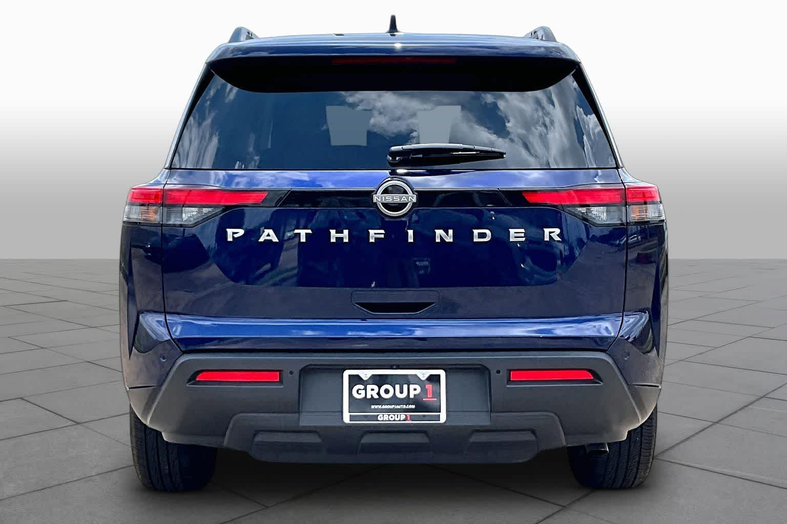 2025 Nissan Pathfinder SV - 4
