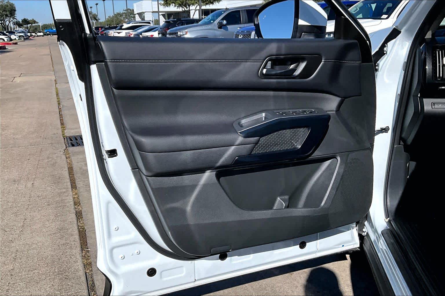 2025 Nissan Pathfinder SV Everest White Pearl Tricoat at Mercedes-Benz of Houston North