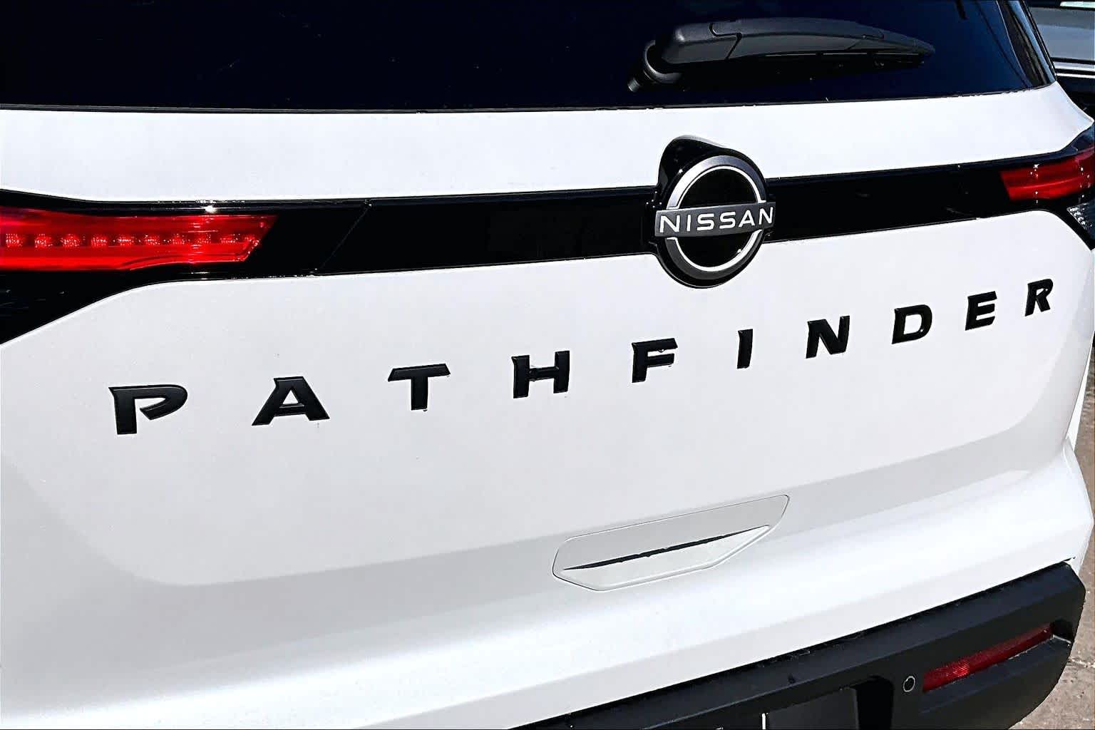 2025 Nissan Pathfinder SV Everest White Pearl Tricoat at Mercedes-Benz of Houston North