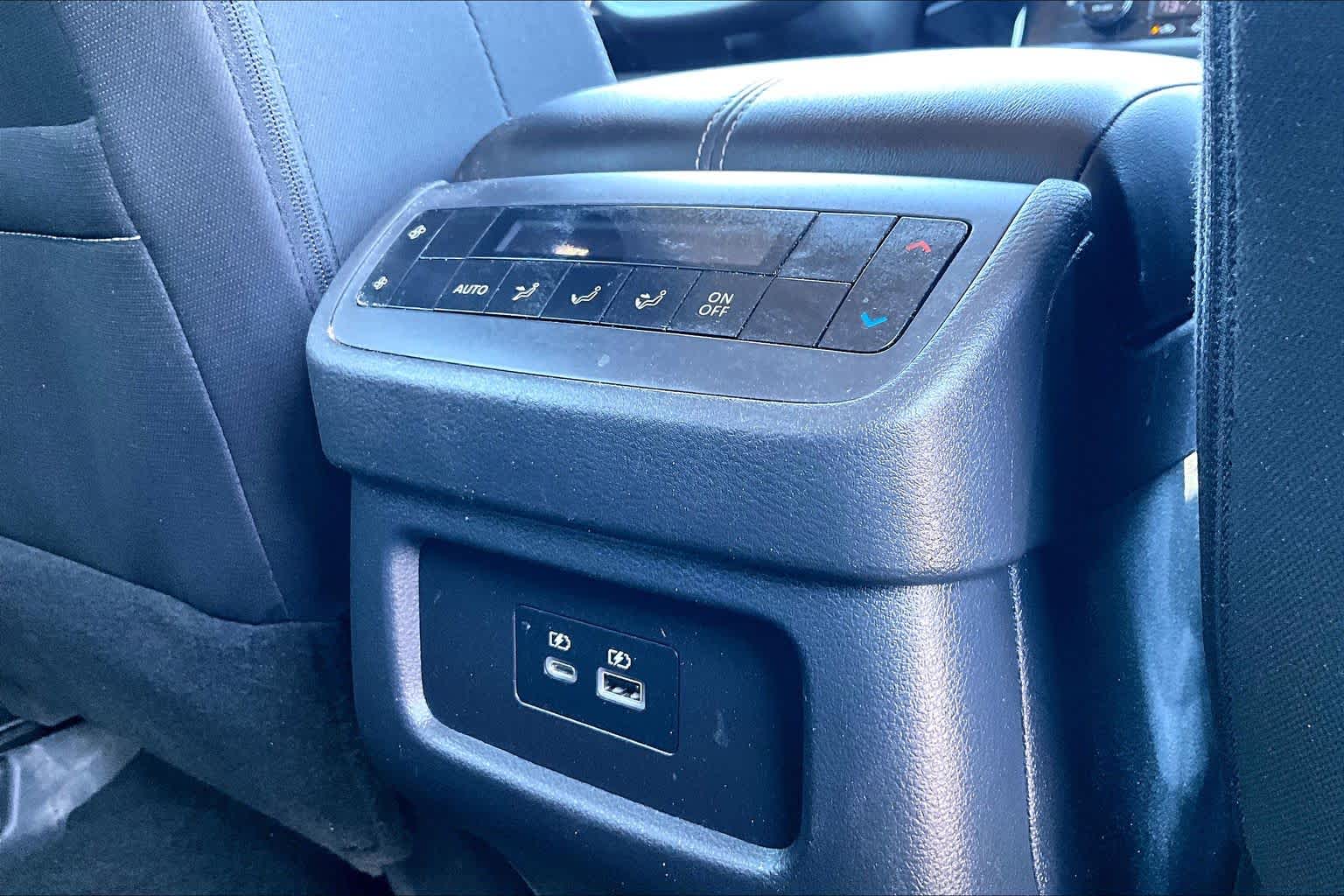 2025 Nissan Pathfinder photo 29 of 30