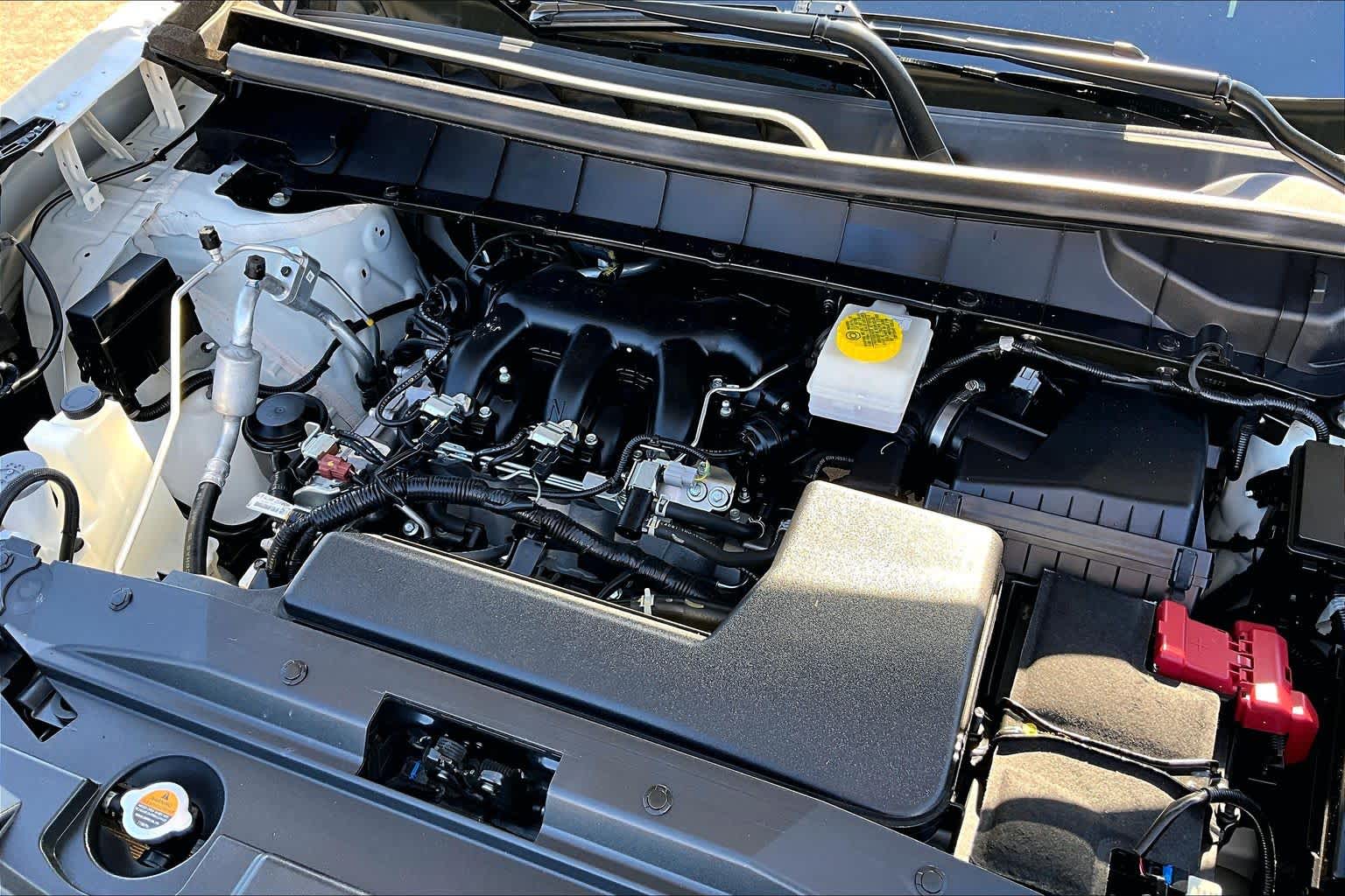 2025 Nissan Pathfinder photo 26 of 30
