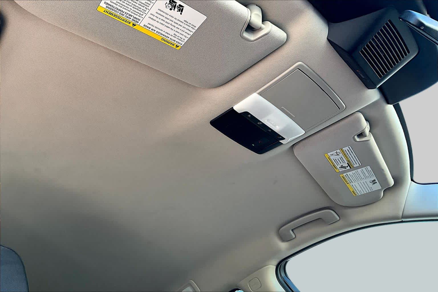2025 Nissan Pathfinder photo 12 of 30