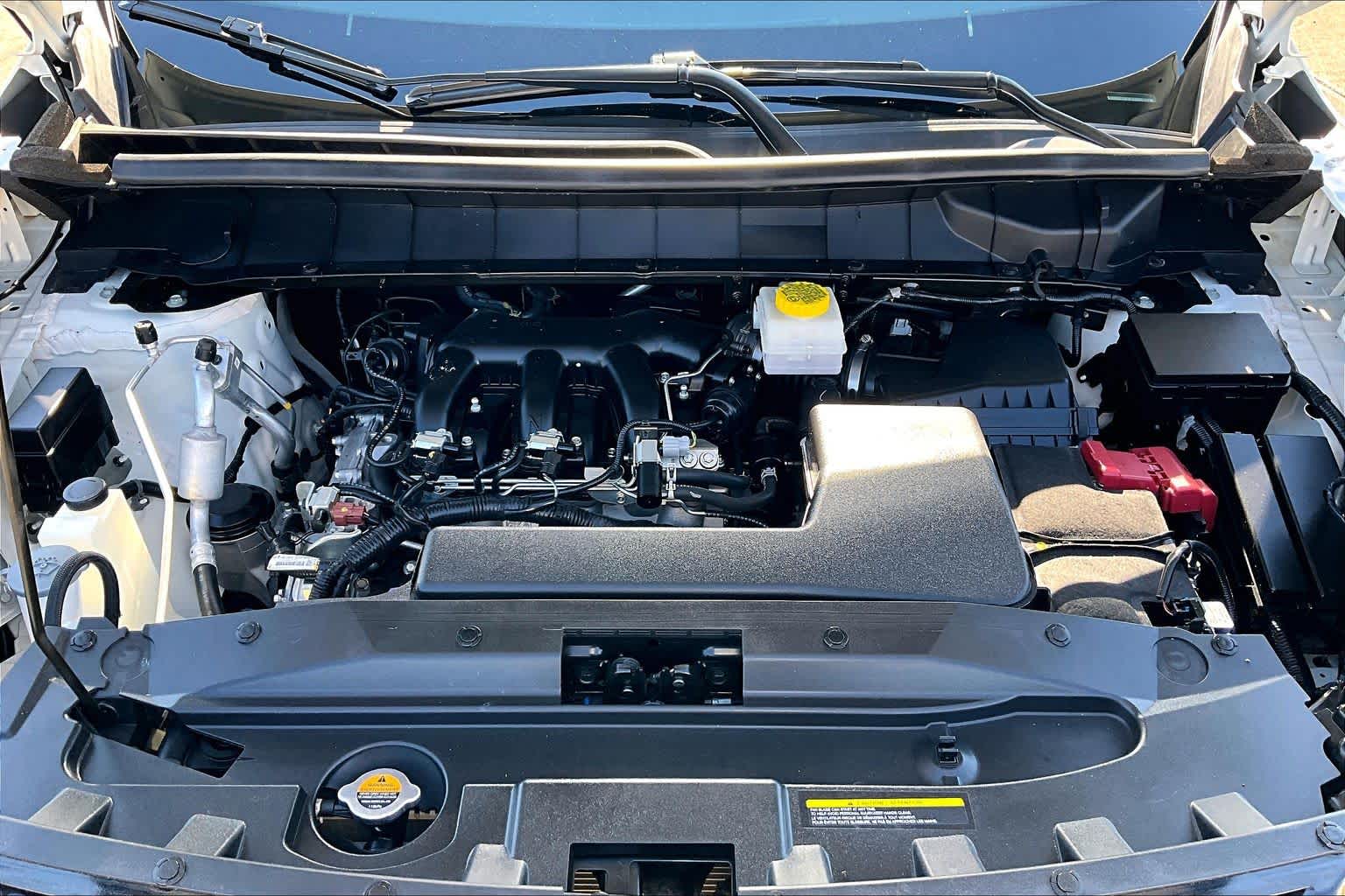 2025 Nissan Pathfinder photo 25 of 30