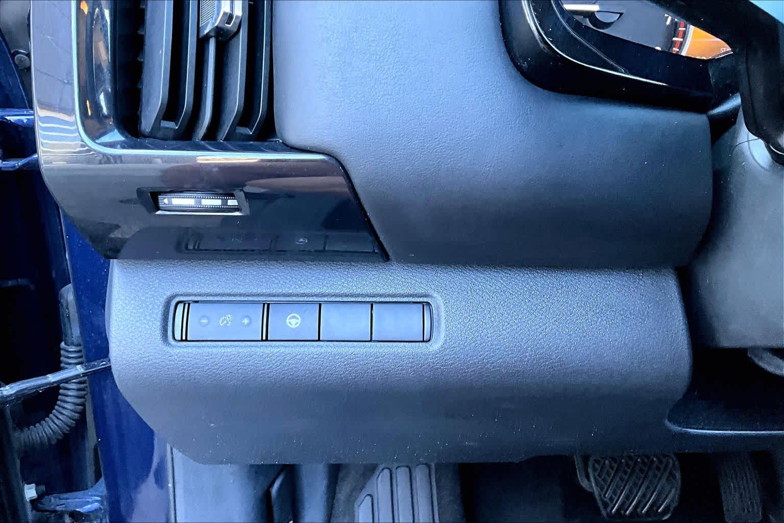 2022 Nissan Pathfinder SV Deep Ocean Blue Pearl at Tomball Ford