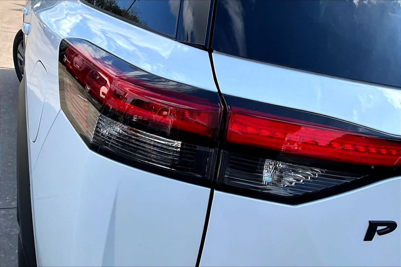 2025 Nissan Pathfinder SV Everest White Pearl Tricoat at Sterling McCall Nissan