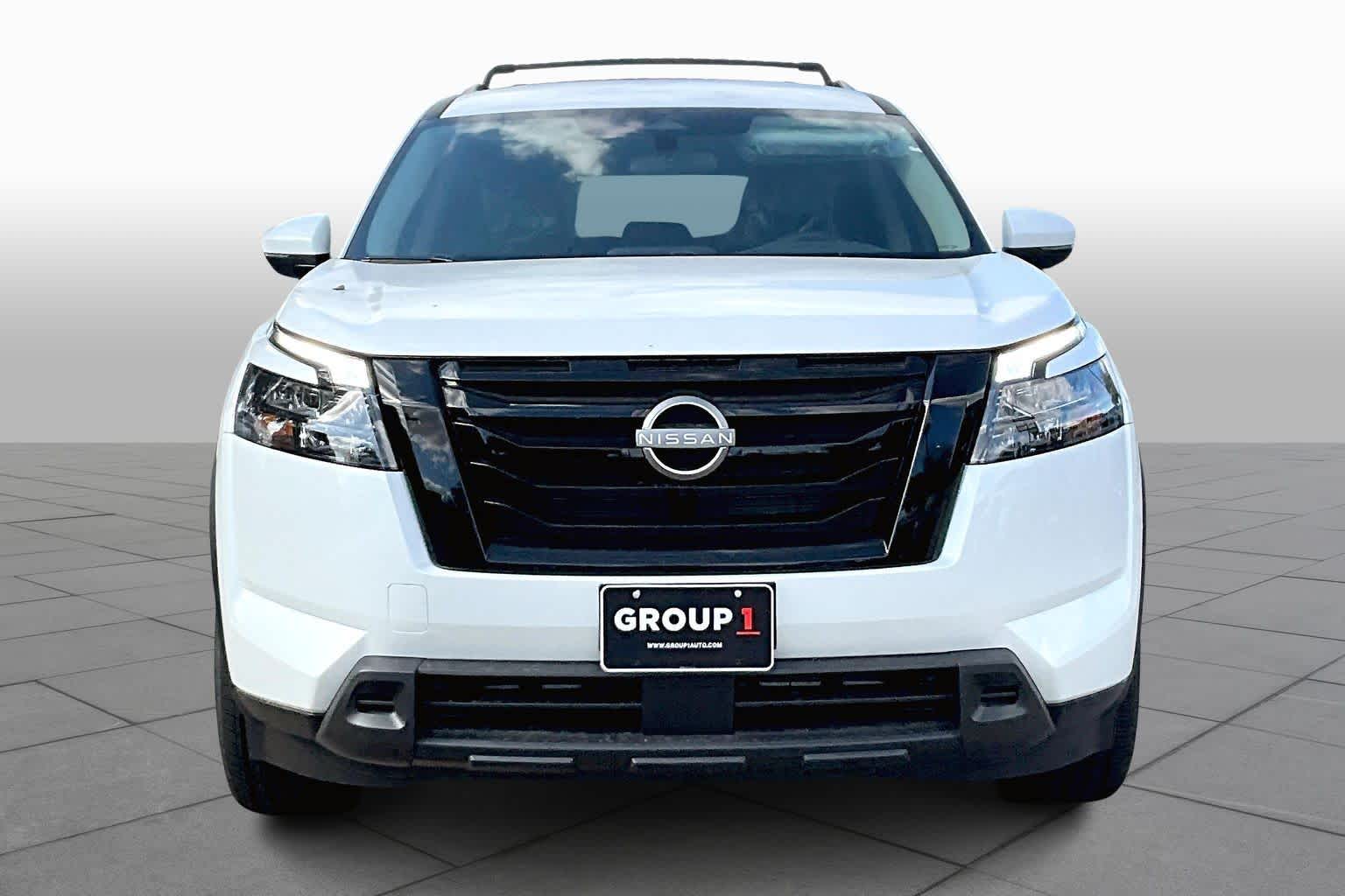 2025 Nissan Pathfinder SV Everest White Pearl Tricoat at Sterling McCall Nissan