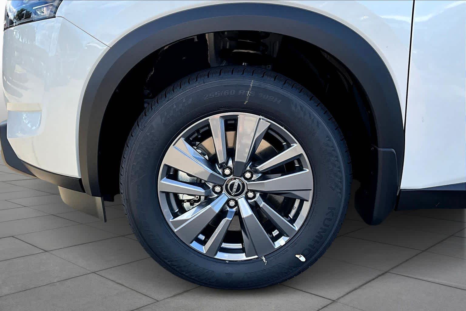 2025 Nissan Pathfinder SV Everest White Pearl Tricoat at Sterling McCall Nissan