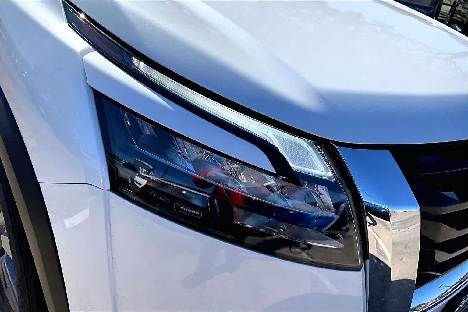 2025 Nissan Pathfinder SV Everest White Pearl Tricoat at Mercedes-Benz of Houston North