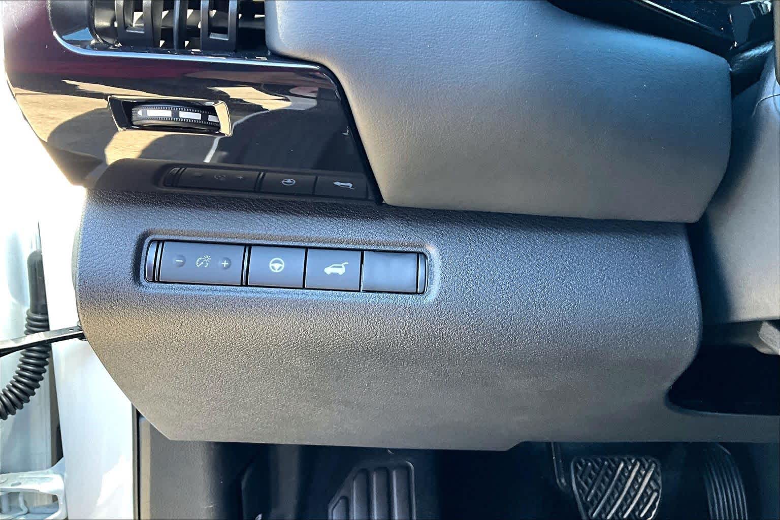 2025 Nissan Pathfinder SV Everest White Pearl Tricoat at Mercedes-Benz of Houston North