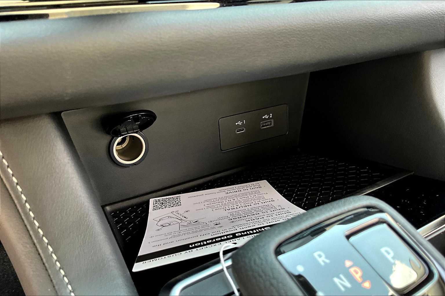 2025 Nissan Pathfinder SV Everest White Pearl Tricoat at Sterling McCall Nissan