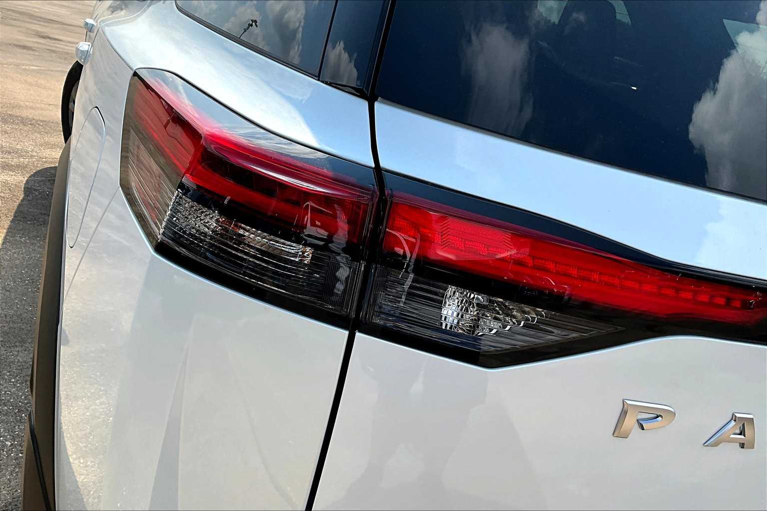 2025 Nissan Pathfinder SV Everest White Pearl Tricoat at Sterling McCall Nissan