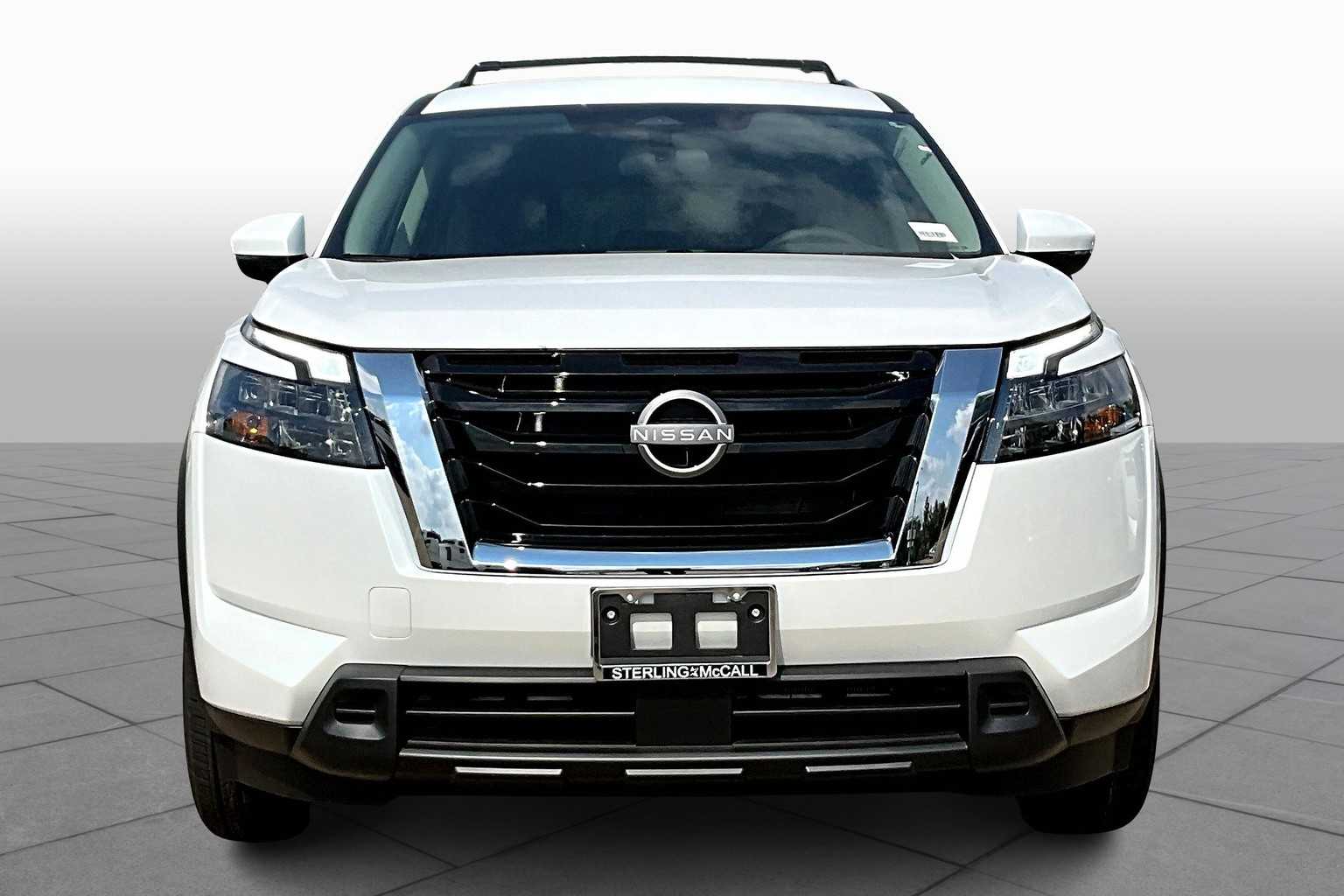 2025 Nissan Pathfinder SV Everest White Pearl Tricoat at Sterling McCall Nissan