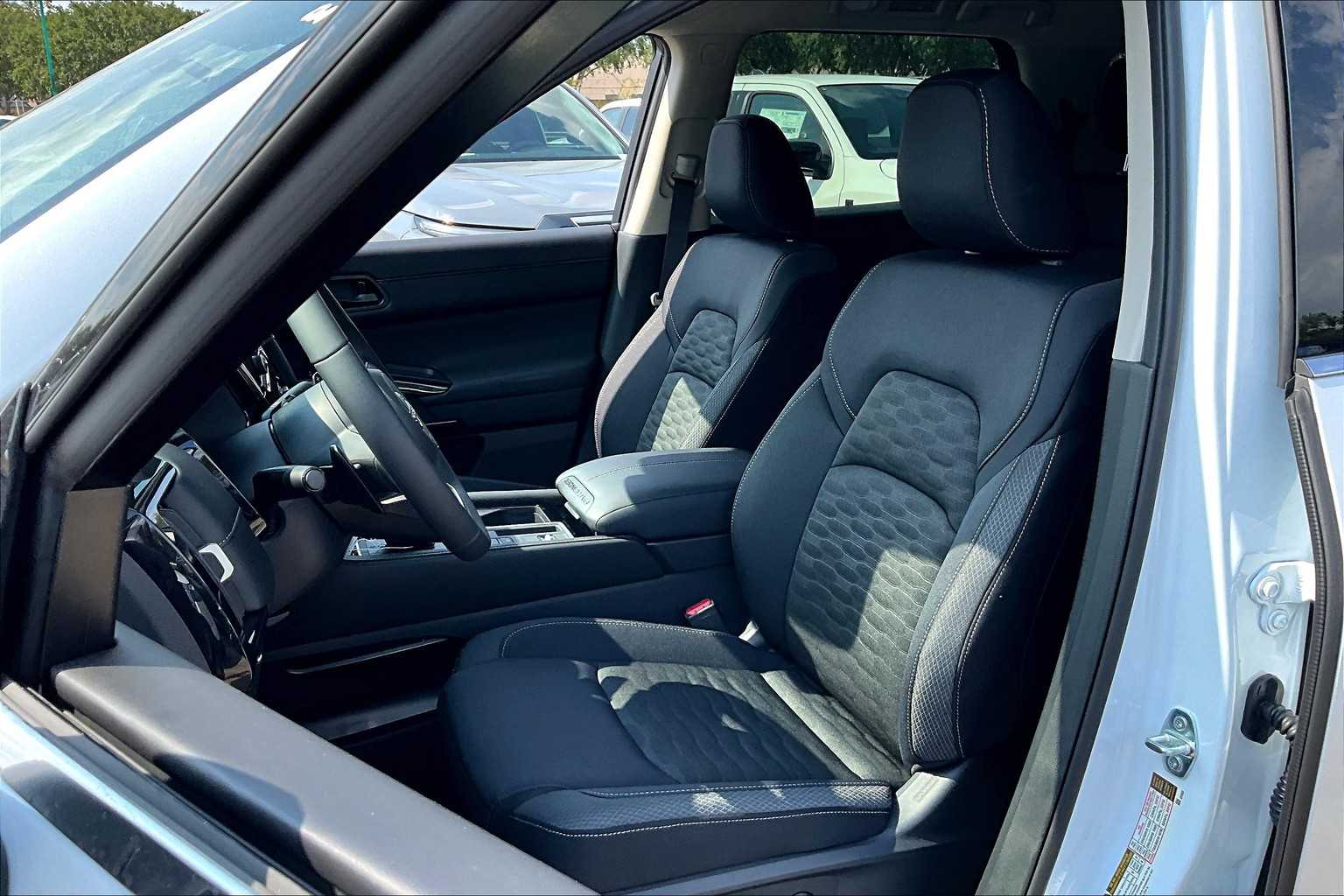 2025 Nissan Pathfinder SV Everest White Pearl Tricoat at Sterling McCall Nissan