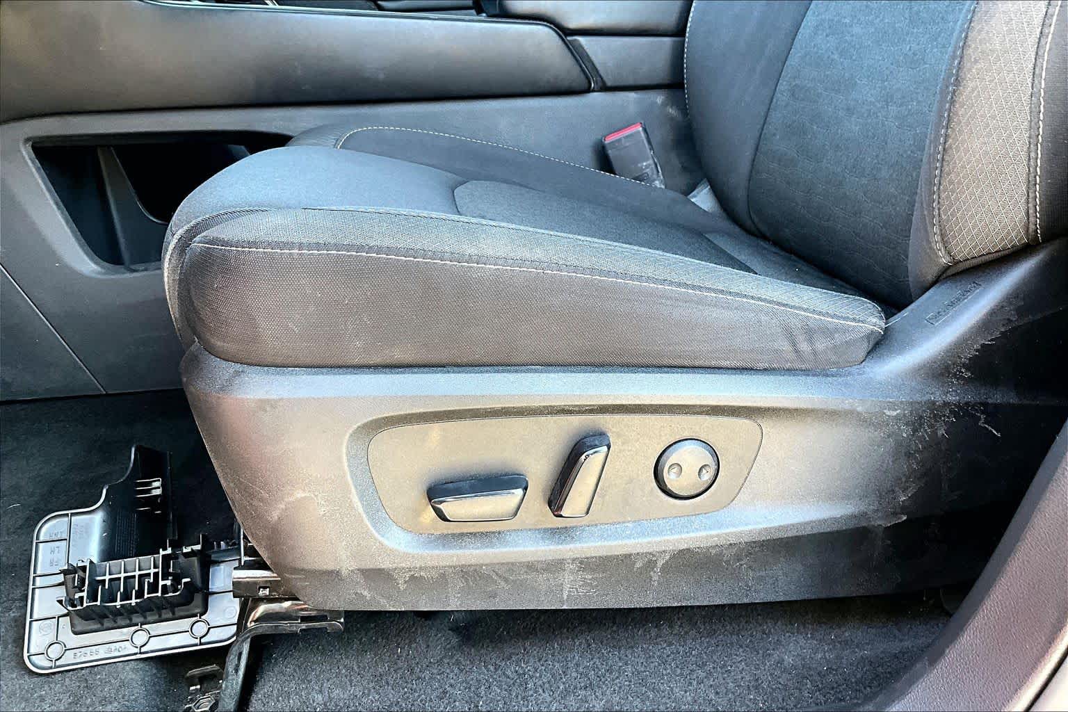 2024 Nissan Pathfinder photo 29 of 30