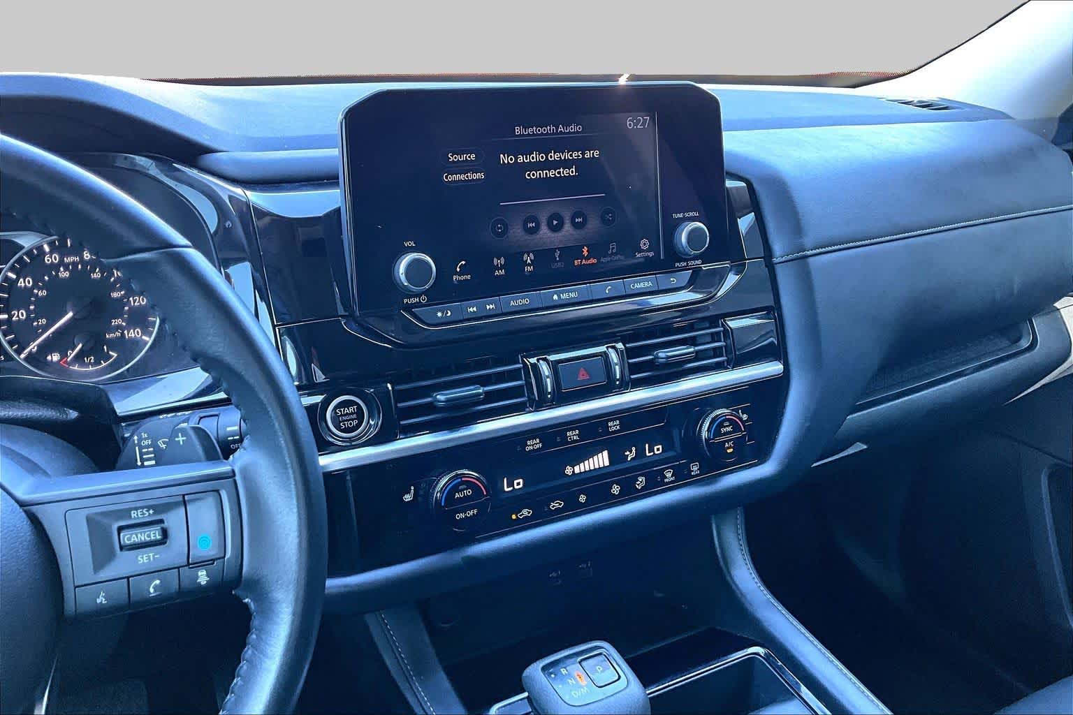 2024 Nissan Pathfinder photo 7 of 30