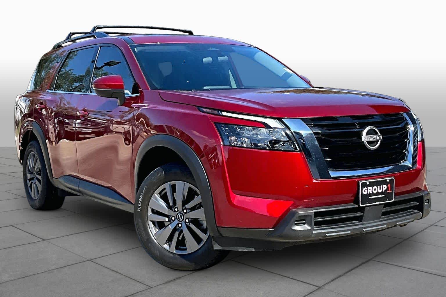 2024 Nissan Pathfinder photo 3 of 30