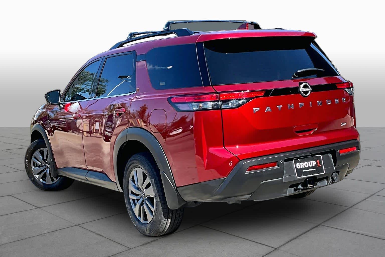 2024 Nissan Pathfinder photo 12 of 30