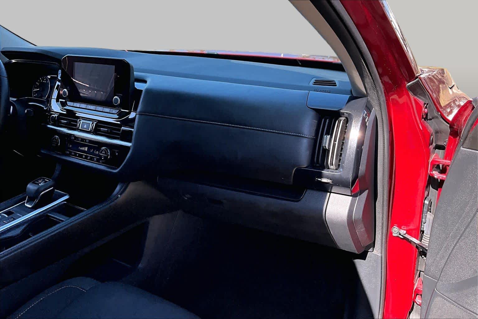 2024 Nissan Pathfinder photo 18 of 30