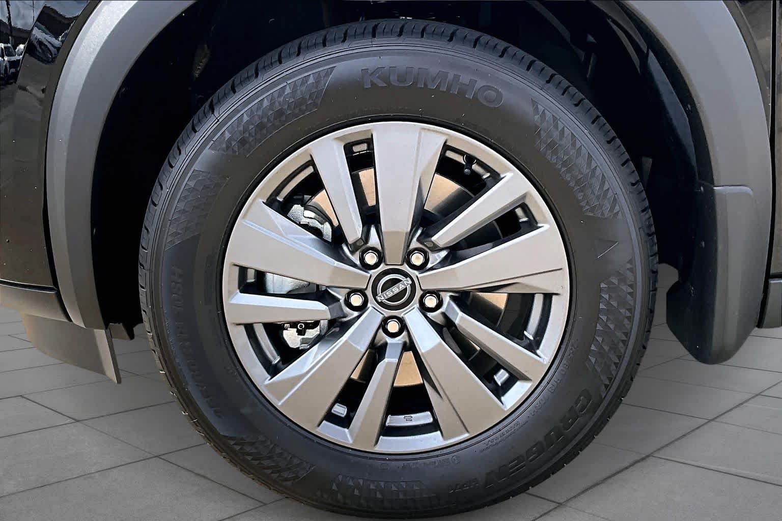 2025 Nissan Pathfinder SV Super Black at Sterling McCall Nissan