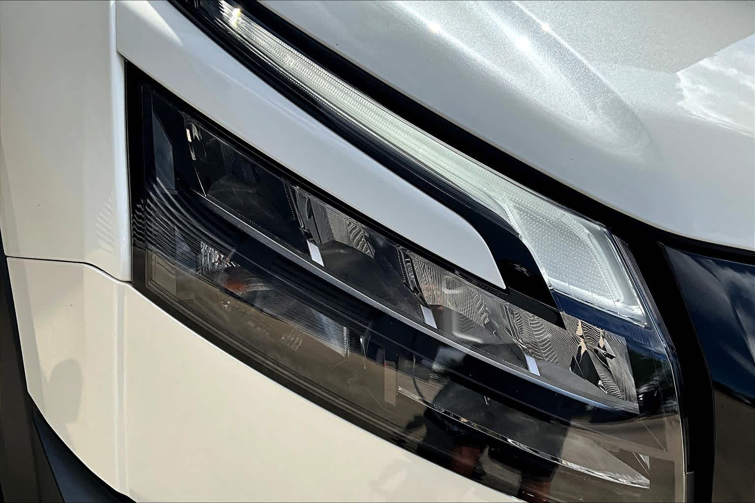 2023 Nissan Pathfinder Rock Creek 2T WHT BLK ROOF at AutoNation USA Katy
