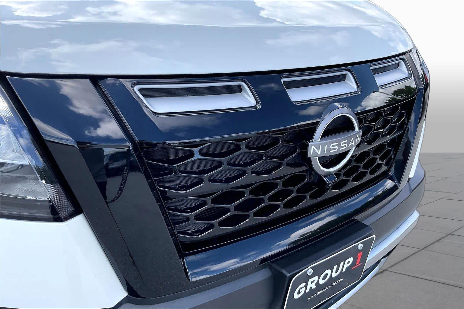 2025 Nissan Pathfinder photo 29 of 34